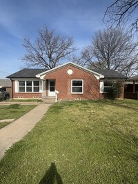 Building Photo - 206 E Belknap St