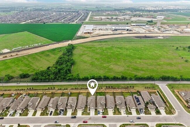 Building Photo - 6403 Principale Dr