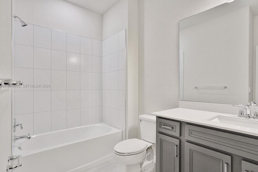 Building Photo - 2202 Appleton Cir S