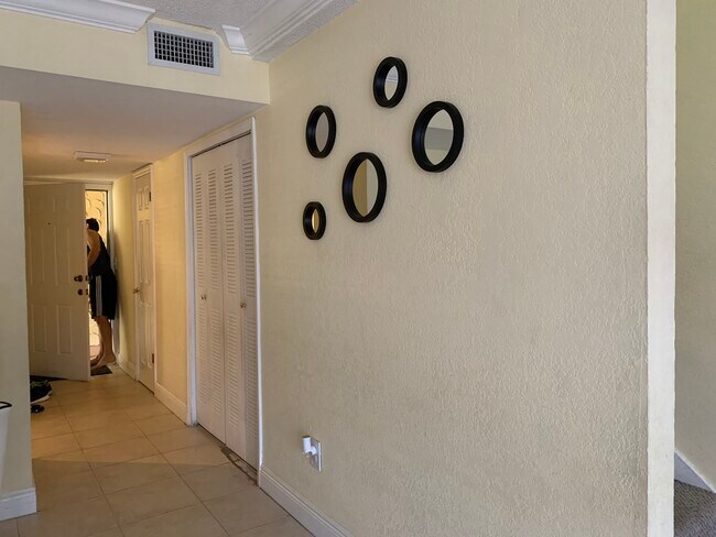 Building Photo - 8650 SW 109th Ave