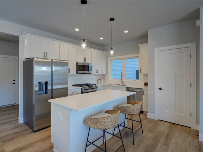 Building Photo - 139 Prairie Heights Dr