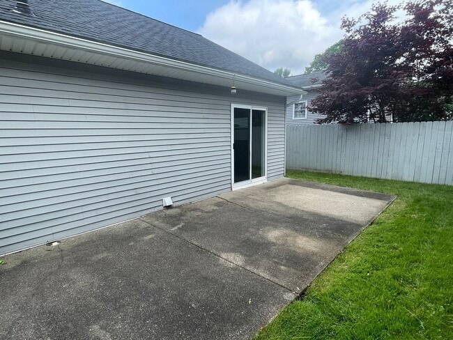 Building Photo - Completely remodeled 3 bedroom 1 bath house