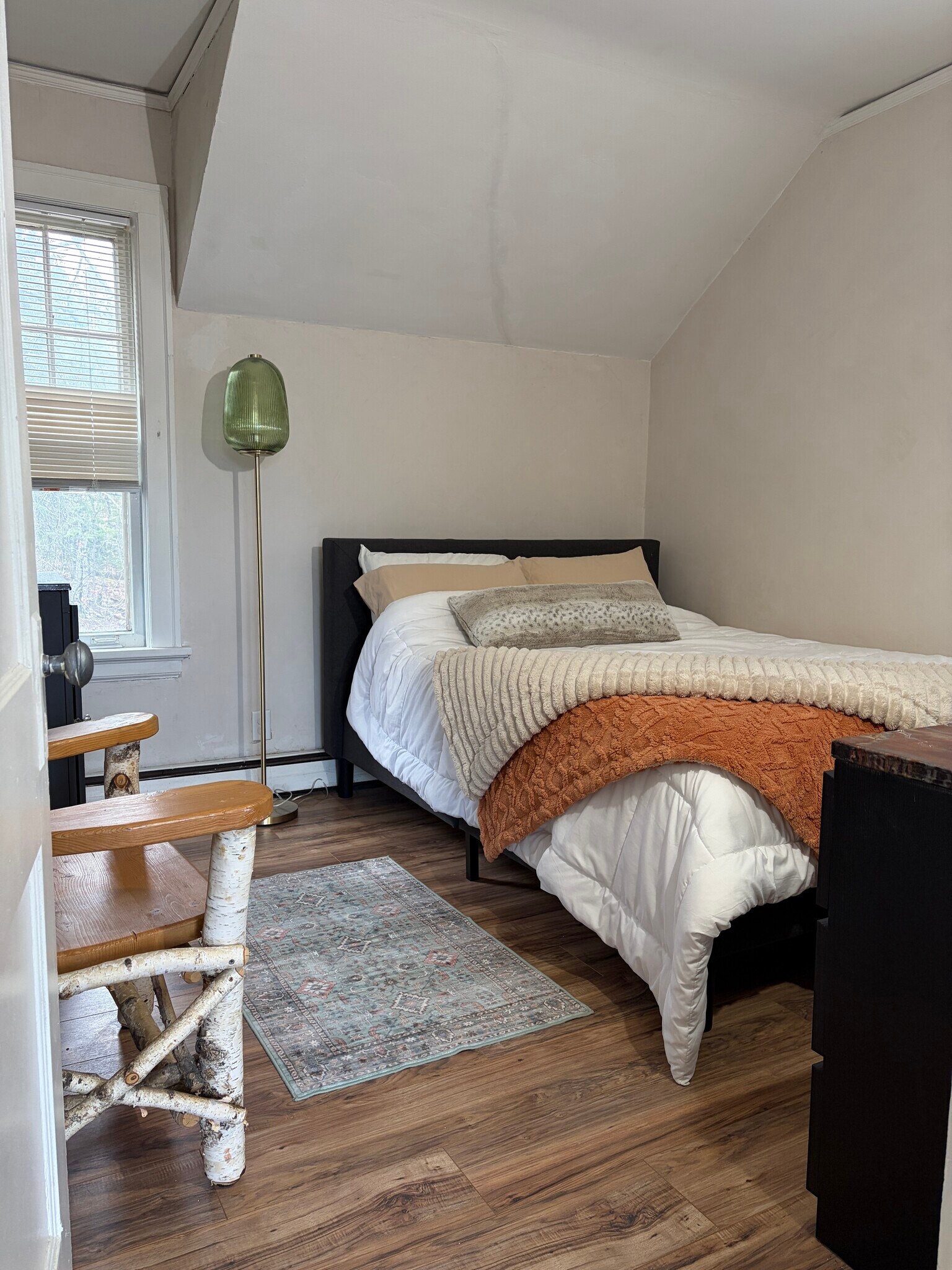 Main bedroom/queen bed - 3901 1/2 Greysolon Rd