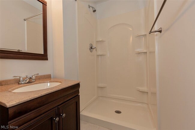 Building Photo - 7020 S Woodland Rd