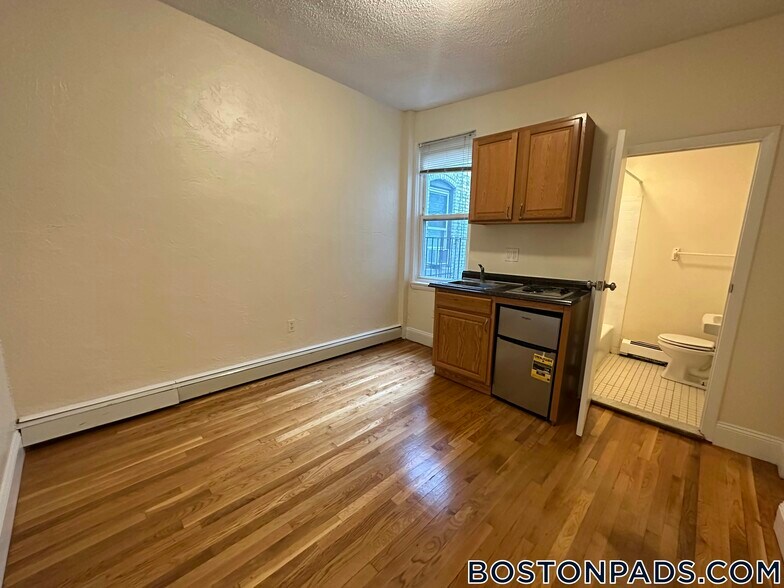 Building Photo - 51 S Huntington Ave