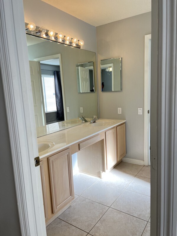 Building Photo - 8080 St Andrews Cir
