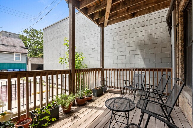 Building Photo - 2354 N Elston Ave