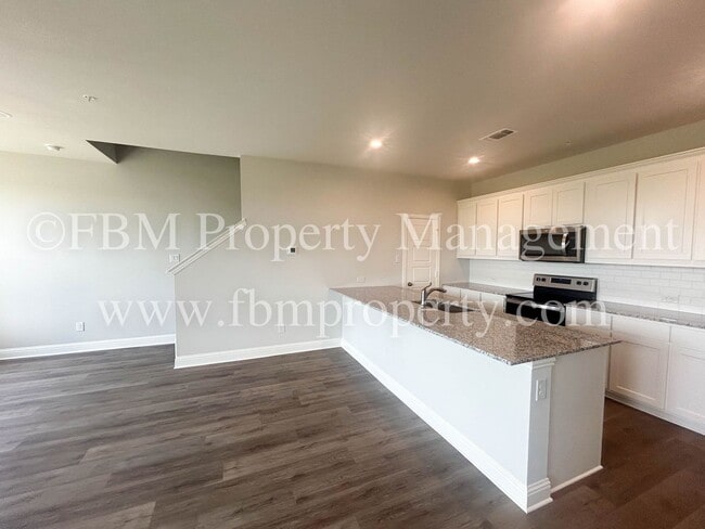 Building Photo - 2069 Layla Dr