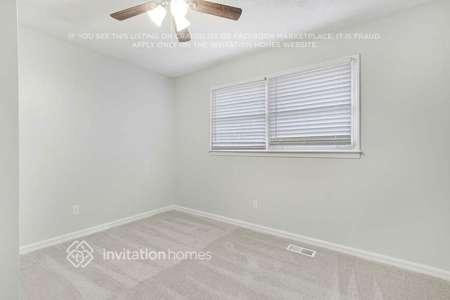 Building Photo - 7280 Hollyhock Dr
