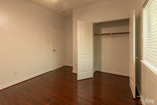 Building Photo - 10904 Panther Ct