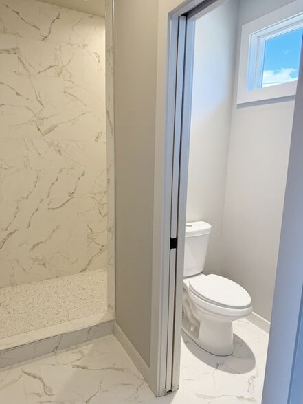 PRIVATE TOILET - 108 Textile Ct