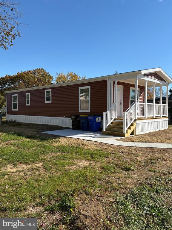 Building Photo - 6 Greenwood Cir