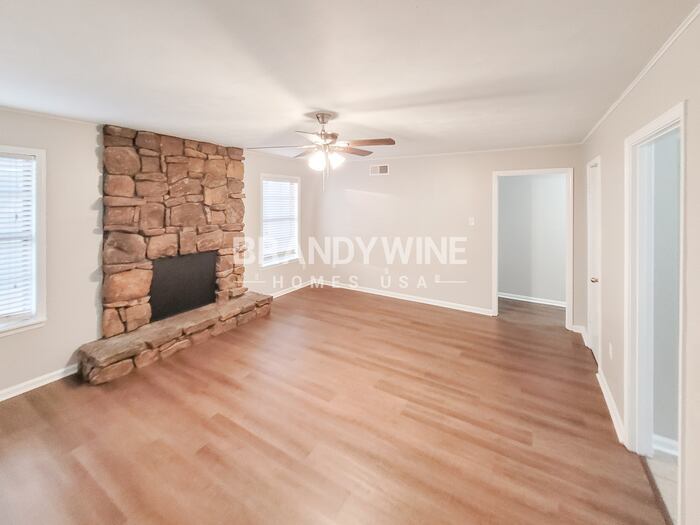 Building Photo - 6787 Spruce Hill Dr