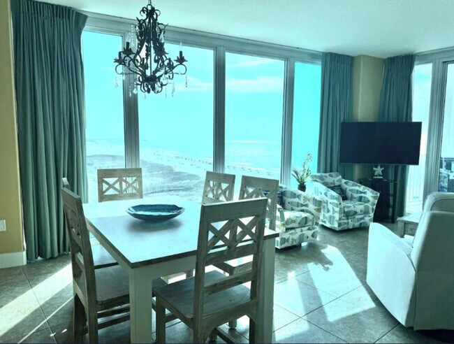 Building Photo - 521 W Beach Blvd