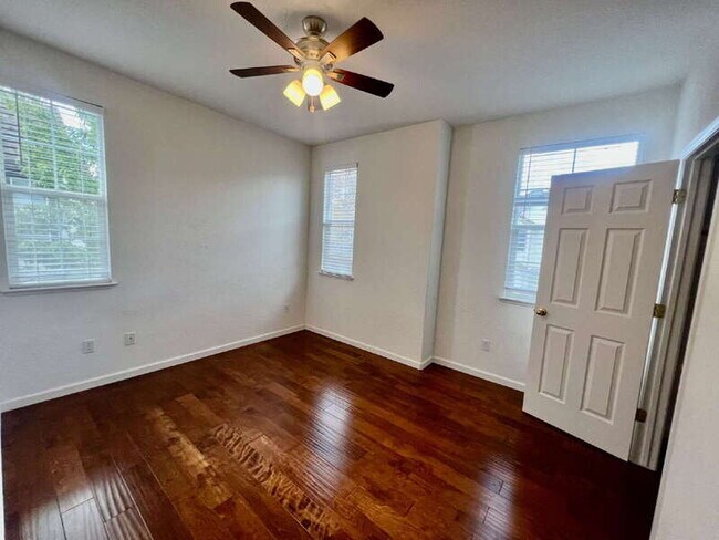 Building Photo - 668 Granite Ln