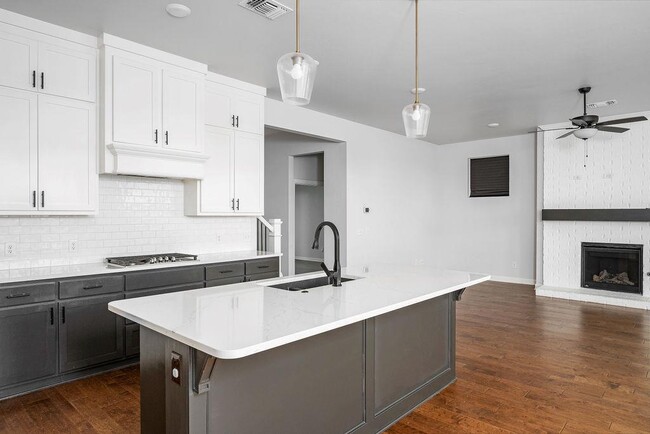 Building Photo - 800 Firefork Ave