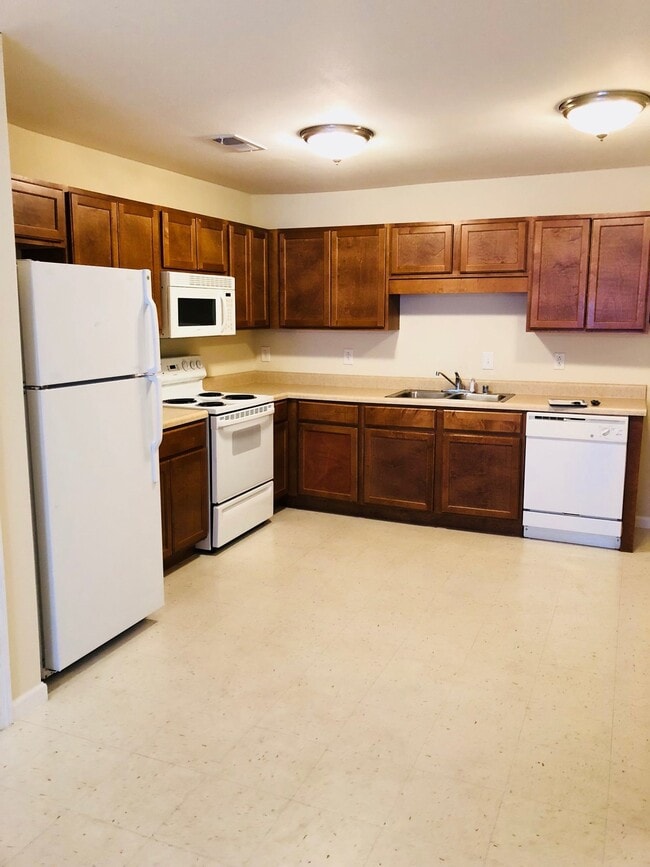 Building Photo - 9063-1 B PEMBROKE ROAD