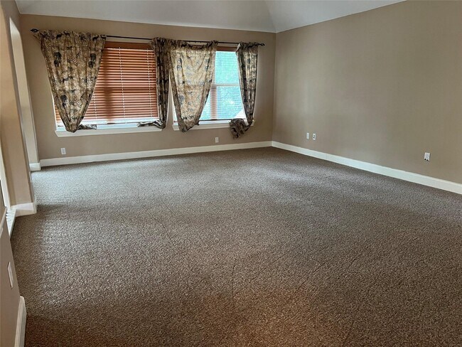 Building Photo - 16907 Coronado Springs Dr