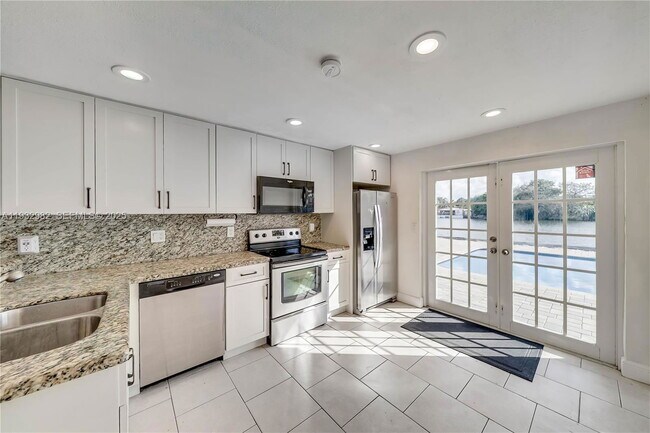 Building Photo - 5900 N Farragut Dr