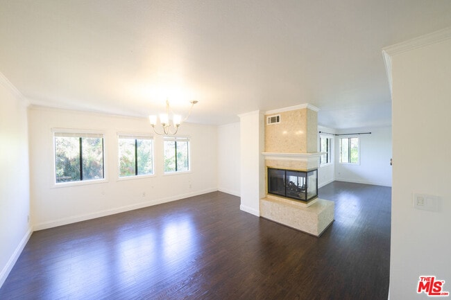 Building Photo - 728 Montecito Dr