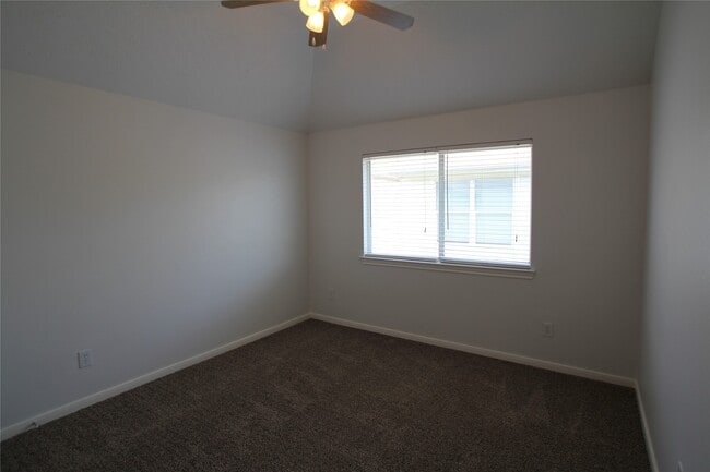 Building Photo - 814 Forest Thicket Ln