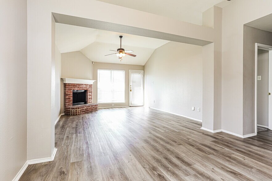 Building Photo - 1012 James Donald Ln