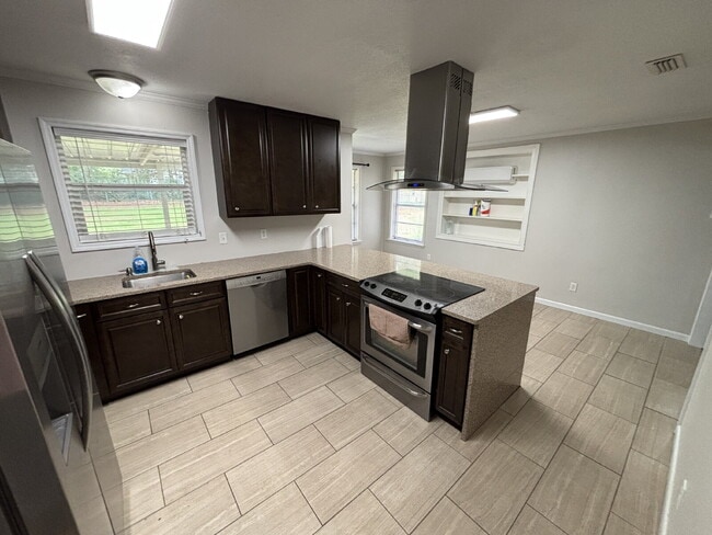 Building Photo - Available now FOR RENT in Dothan, AL!! -MOVE IN SPECIAL!! $500 OFF FIRST MONTH'S RENT!