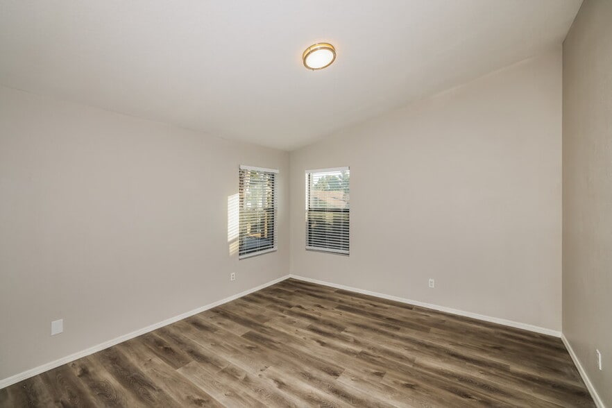 Building Photo - 6934 W Kristal Way