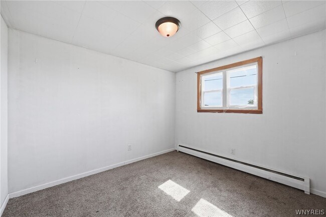 Building Photo - 56 Awood Pl