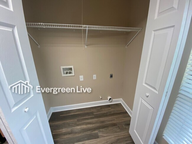 Building Photo - 56 Assana Ct