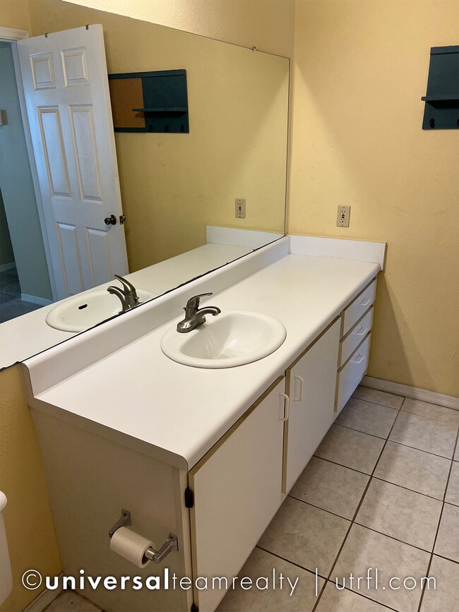 Building Photo - 11520 Villa Grand