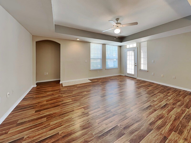 Building Photo - 1101 Vintage Village Ln