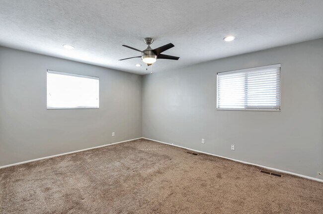 Building Photo - Simmons Duplex