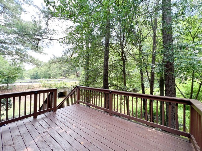 Building Photo - Gorgeous 3 Bed 2.5 Bath Home in Fayetteville