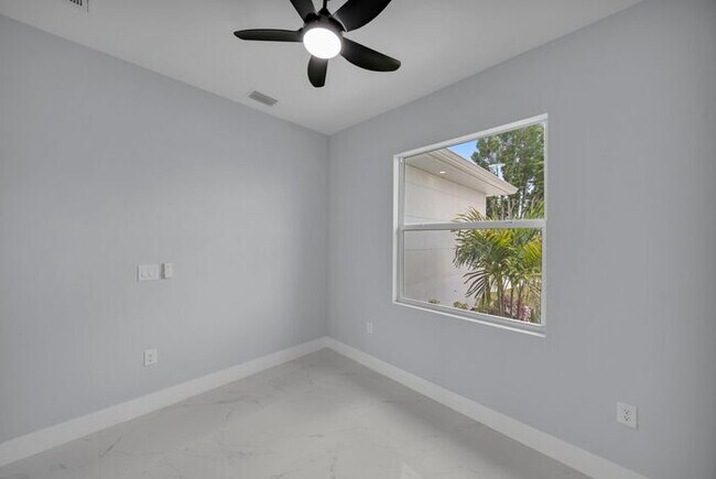Building Photo - 3704 16th St W