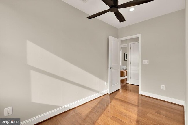 Building Photo - 2228 Kearny St NE