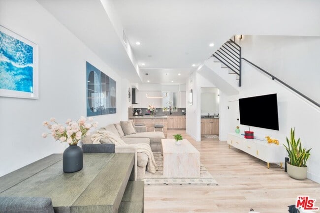 Building Photo - 4912 S Centinela Ave