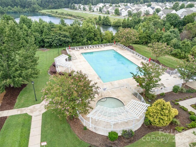 Building Photo - 10327 Snowbell Ct