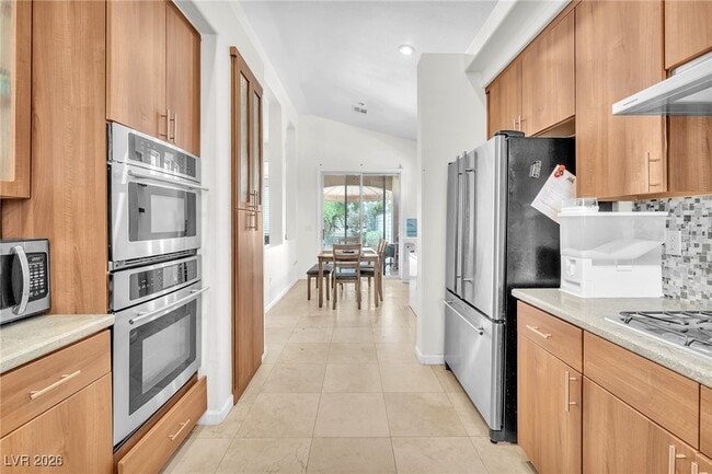 Building Photo - 465 Indigo Springs St