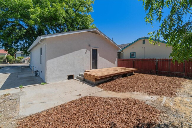 Building Photo - BEAUTIFUL REMODELED HOME IN SACRAMENTO NEA...