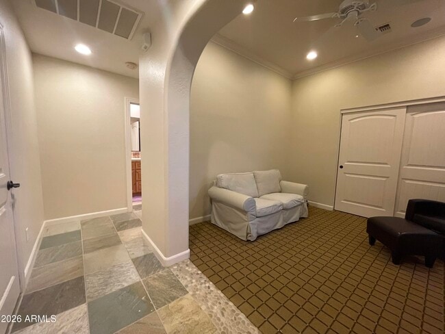 Building Photo - 12035 W Red Hawk Dr