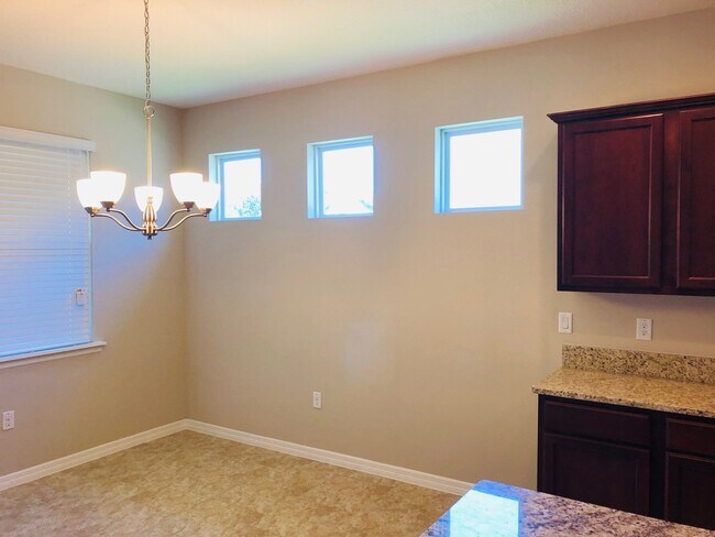 Building Photo - Gorgeous 4-Bedroom, 2-Bathroom  Home in Wi...