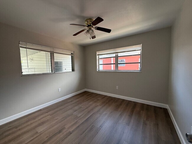 Building Photo - 5LW Apartments