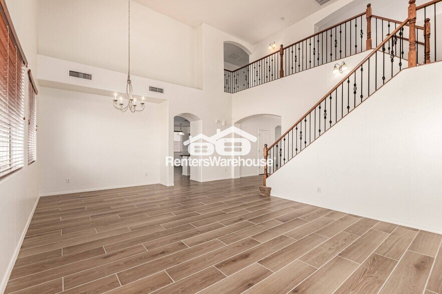 Building Photo - 12018 W Vernon Ave