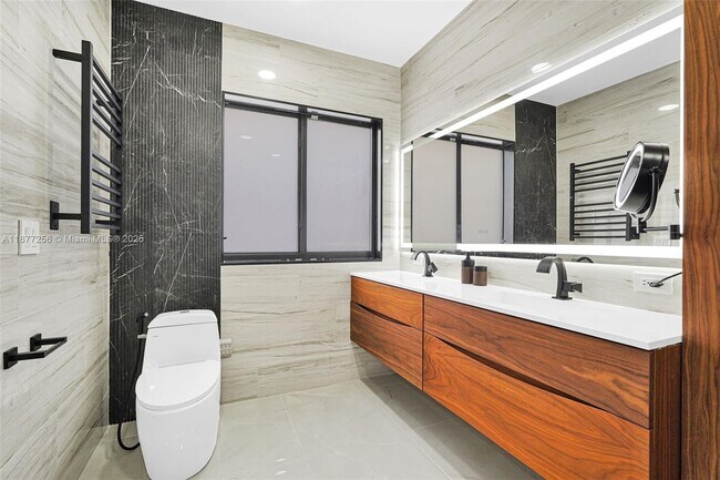 Building Photo - 5040 SW 159th Ave