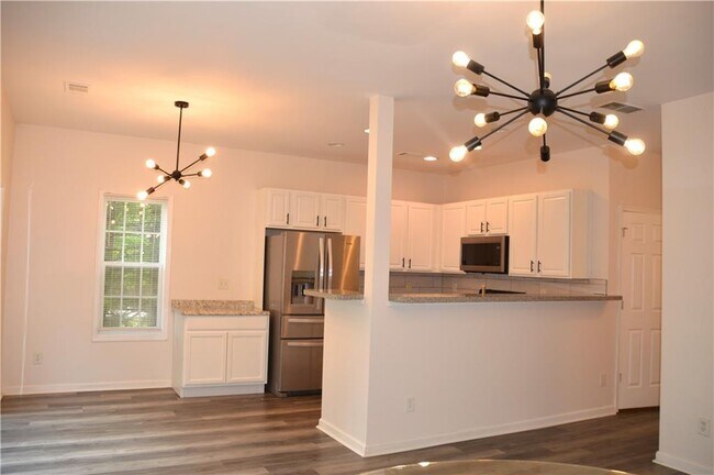 Building Photo - 3072 Cedar Glade Ln NE