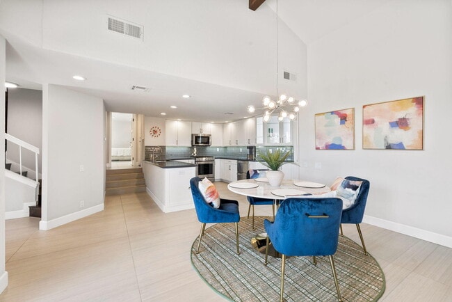 Building Photo - 49069 Mariposa Dr