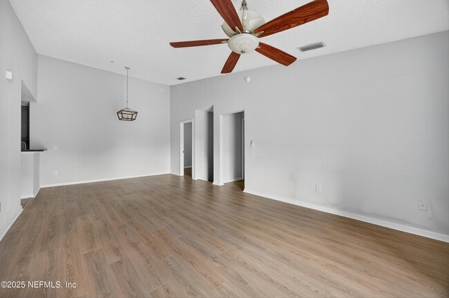 Building Photo - 7055 Deer Lodge Cir