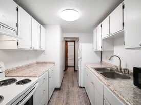 Building Photo - Walnut
