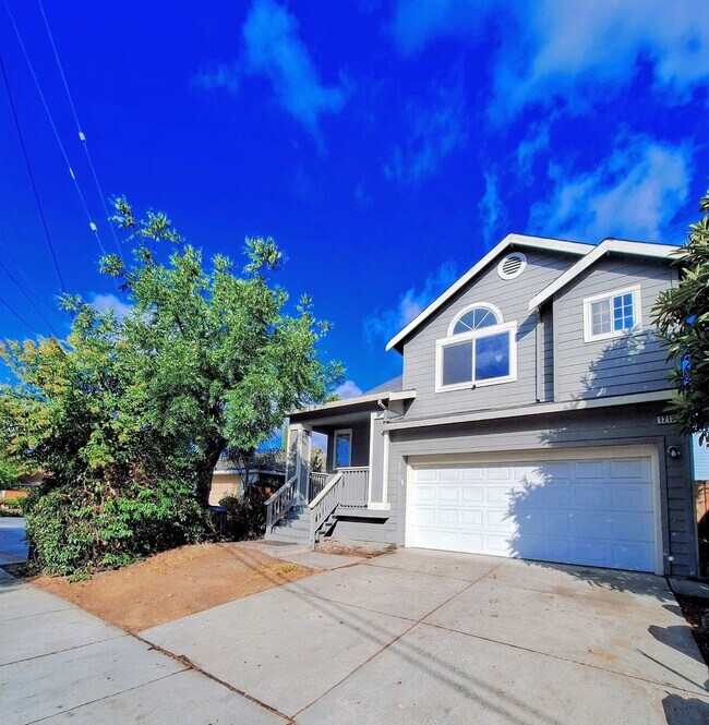 Building Photo - 1213 Panoche Ave